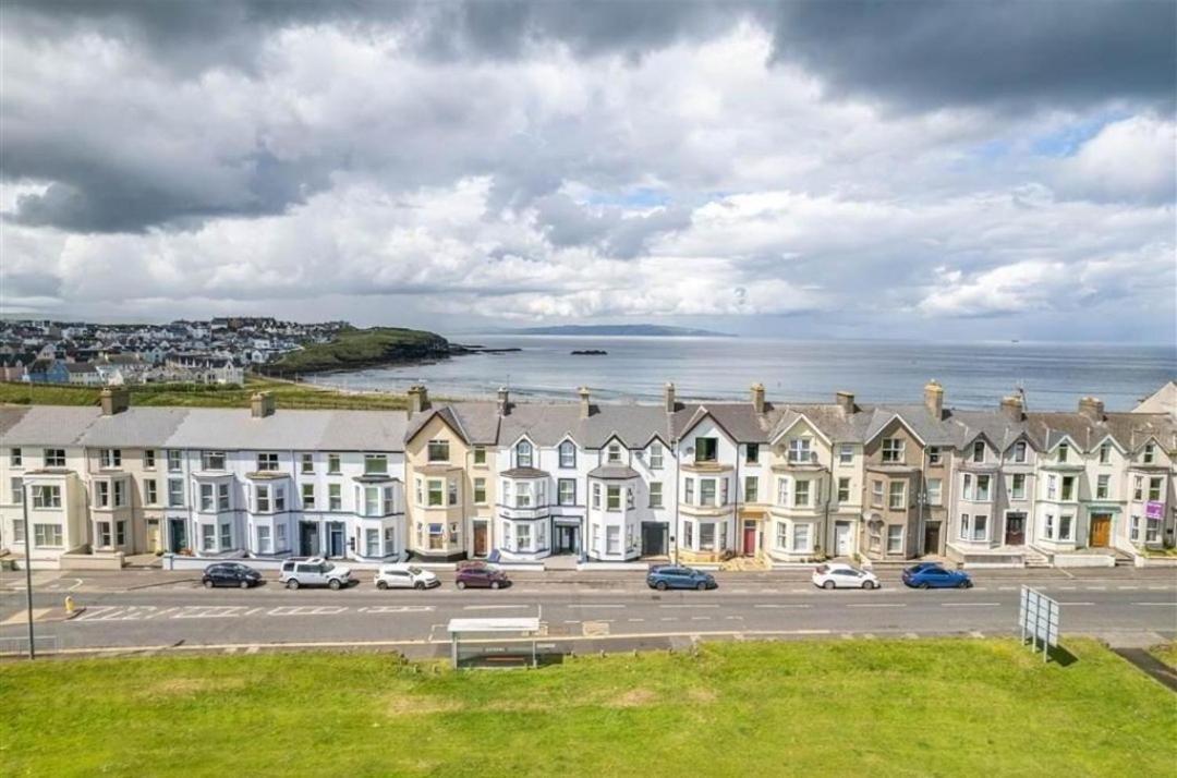 1 Dunluce Green - Portrush By The Sea エクステリア 写真